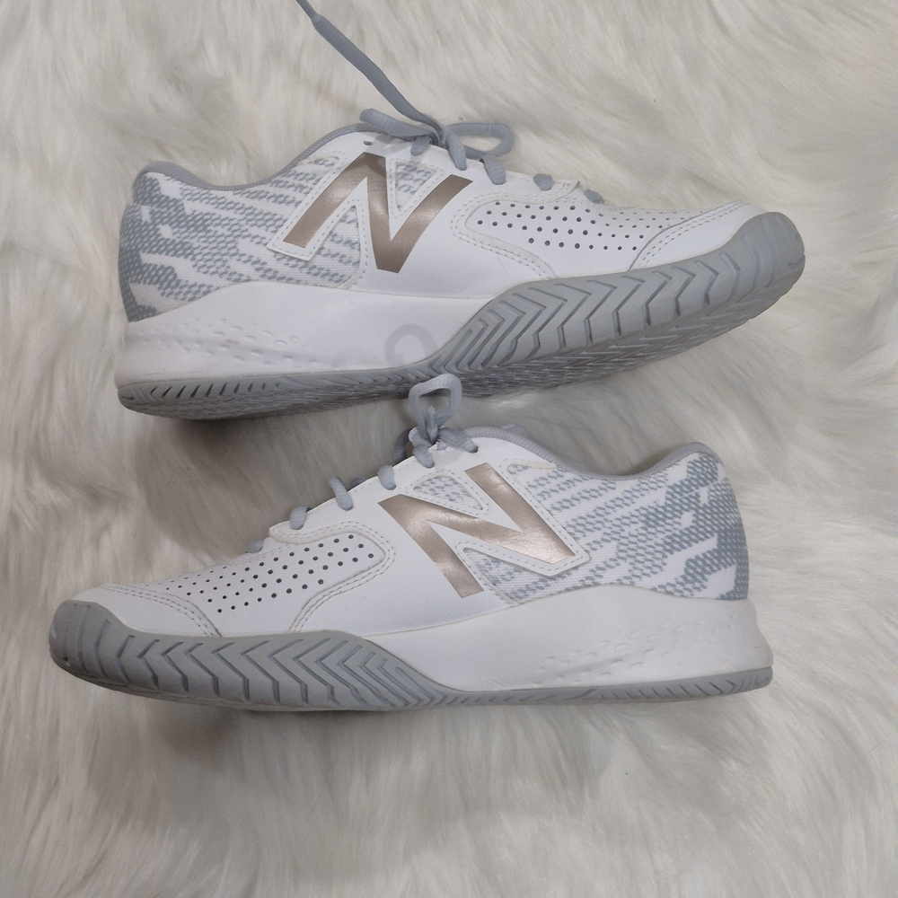 🩶🩷NEW🩶🩷 VERY NICE!! Rose Gold #696 New Balance Tennie Shoes